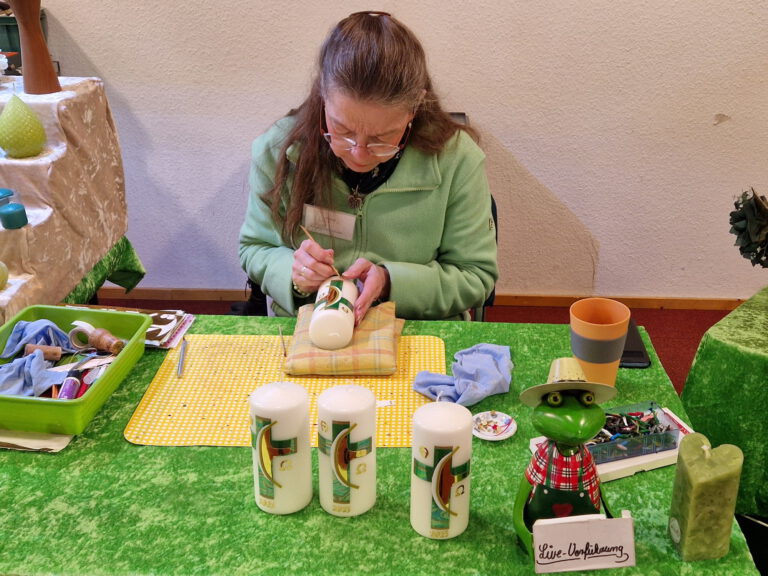 Live Vorführung Kerzen verzieren auf dem Gertrüdchen in Neuenrade