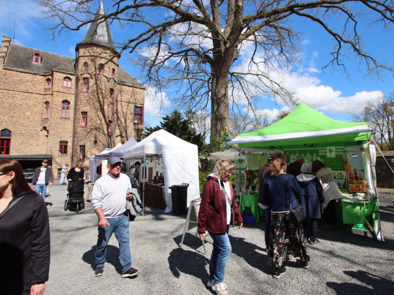 Ostermarkt auf Burg Satzvey