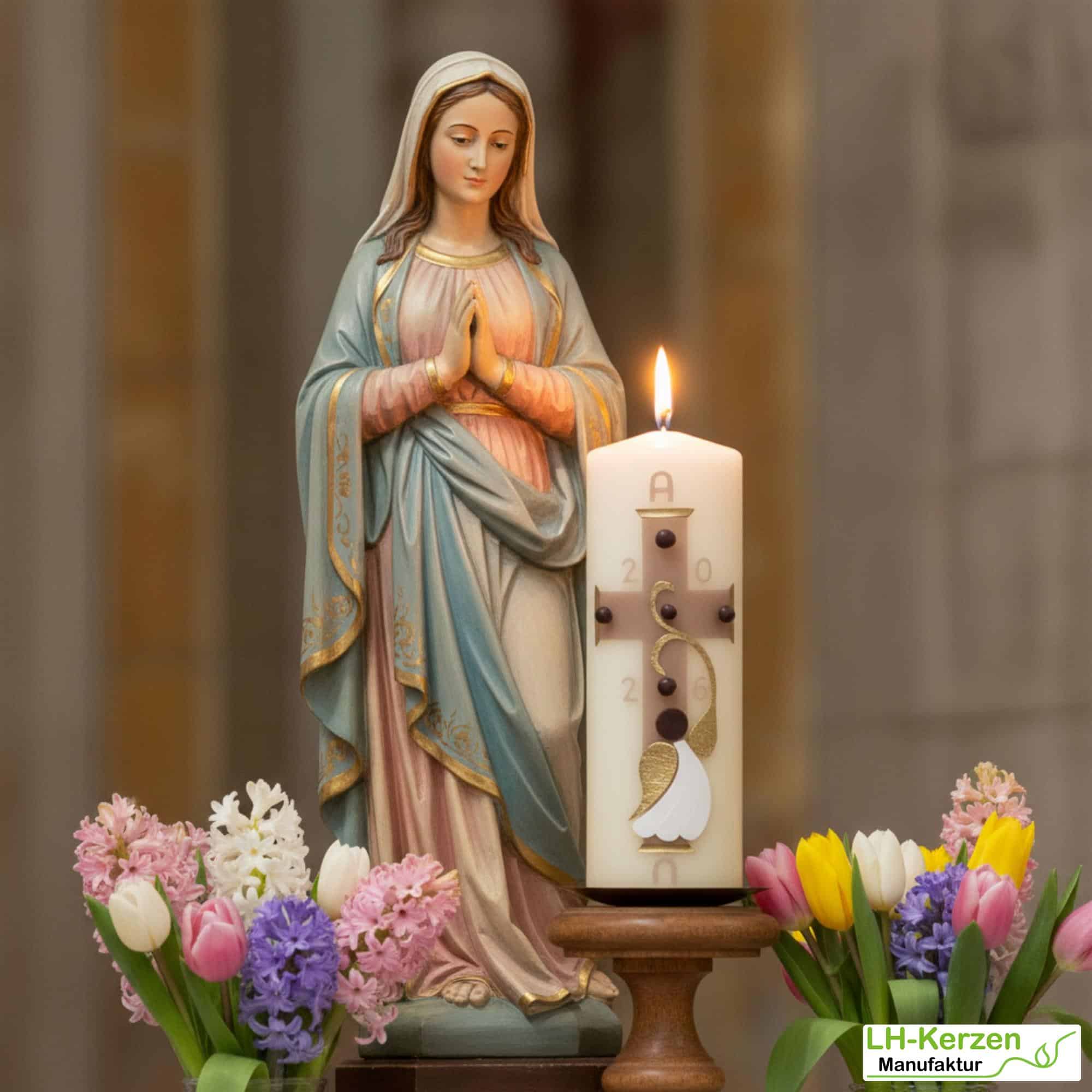 Engel des Lichts – Osterkerze handverziert, christlich mit Engel mit goldenen Flügeln und Kreuz