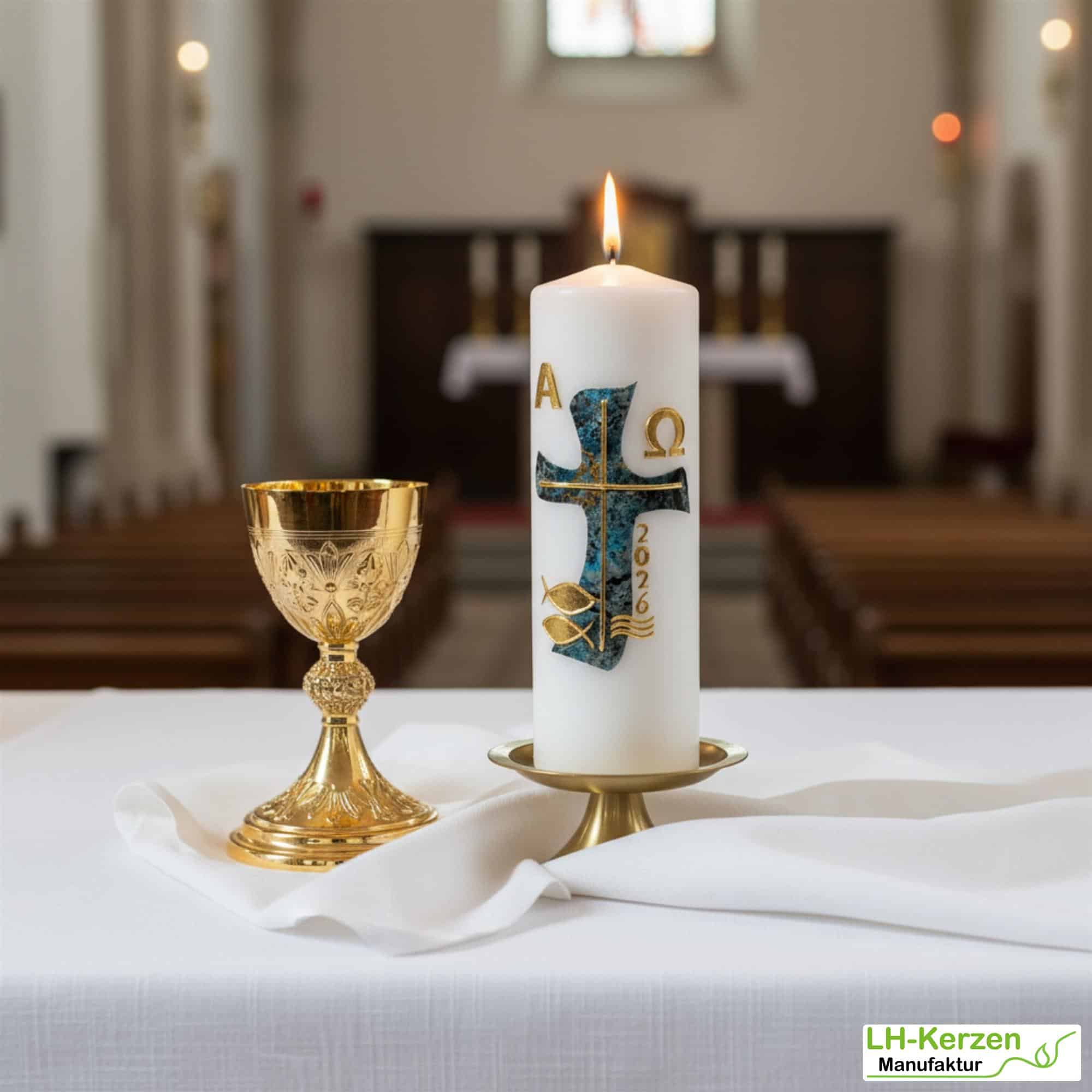 Kraft des Glaubens - Christliche Osterkerze mit marmoriertem Kreuz in verschiedenen Blautönen