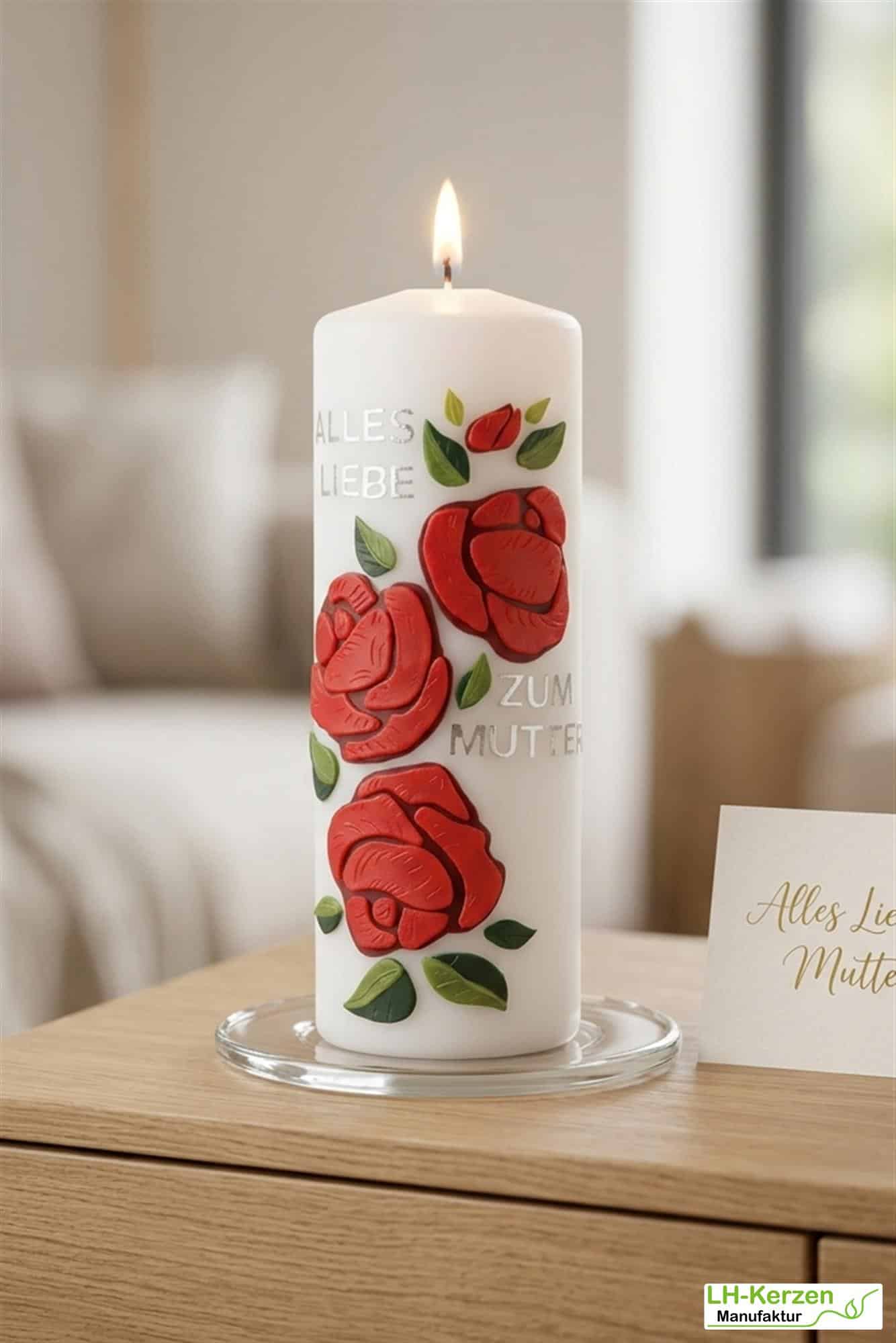 weiße Kerze zum Muttertag mit roten Rosen