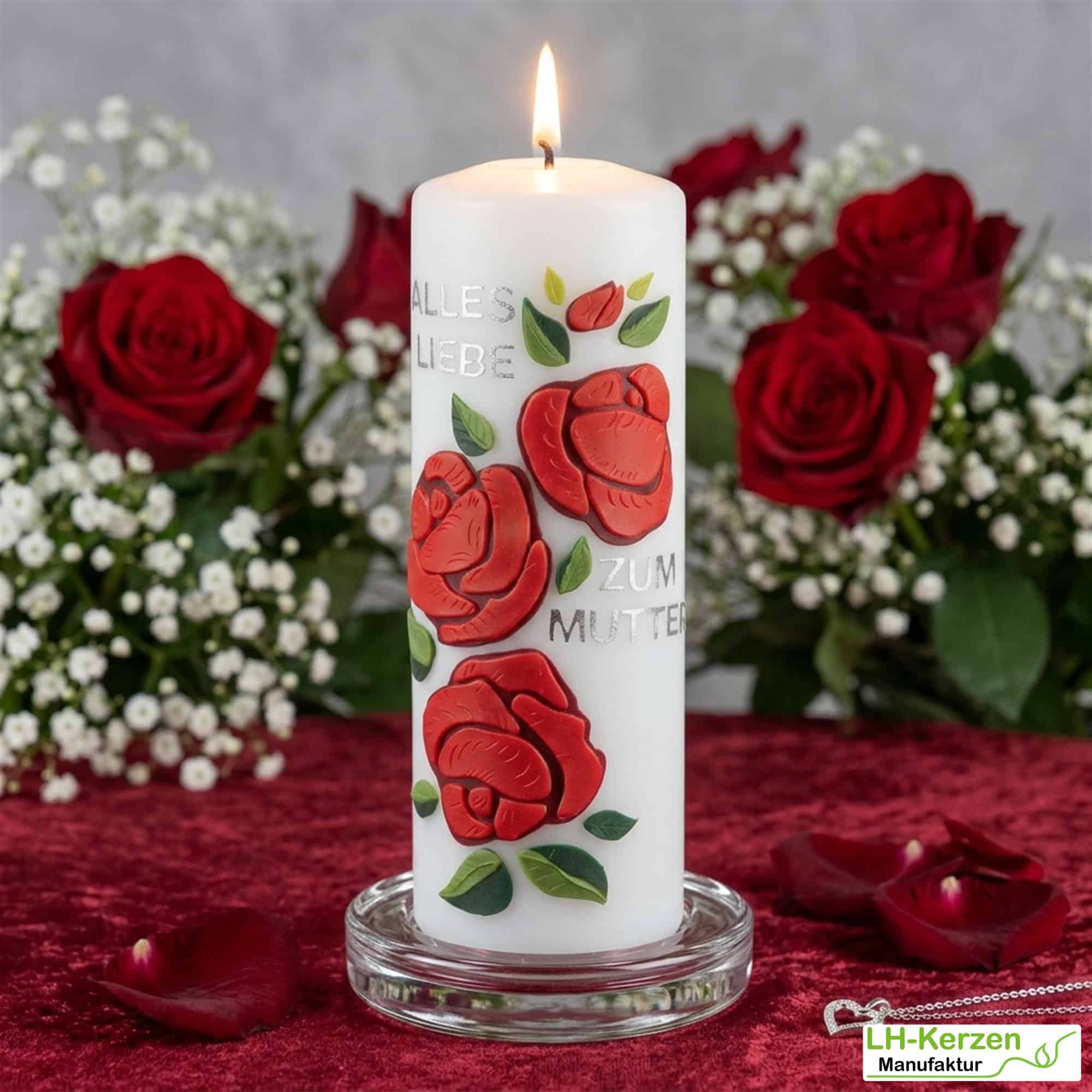 weiße Kerze zum Muttertag mit roten Rosen