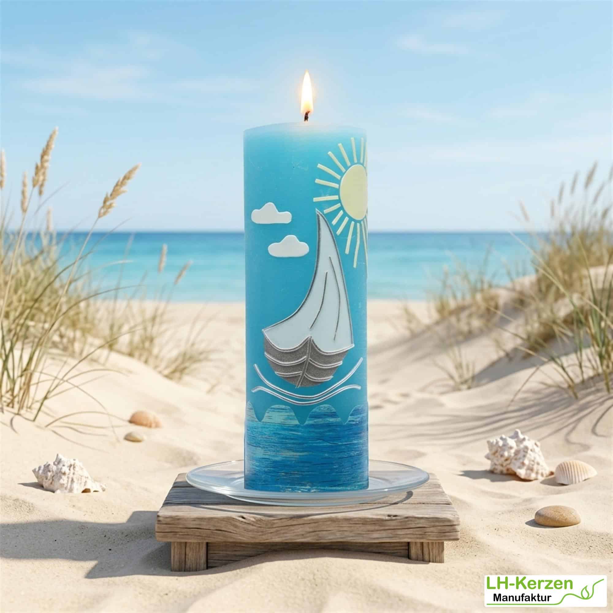 Geschenkidee für Segler: Maritime Kerze mit Segelschiff, handgemacht und dekorativ