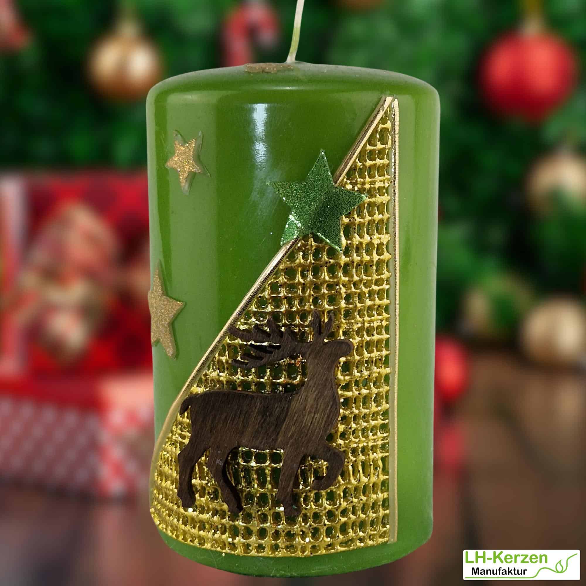 Handverzierte Weihnachtskerze mit Hirsch und Sternen – Festlicher Blickfang für Ihr Zuhause