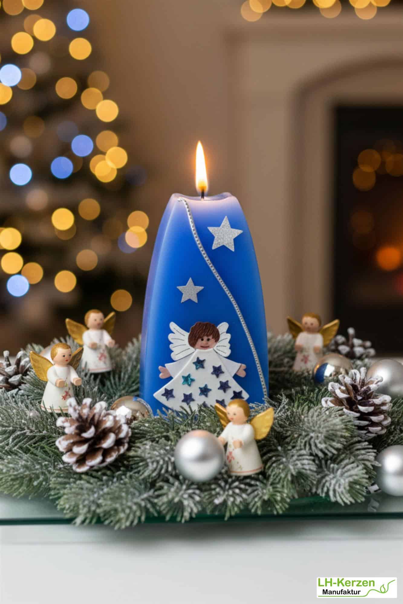 Weihnachtskerze personalisierbar – blaue Formenkerze Doppelbogen mit Engel, himmlisches Design