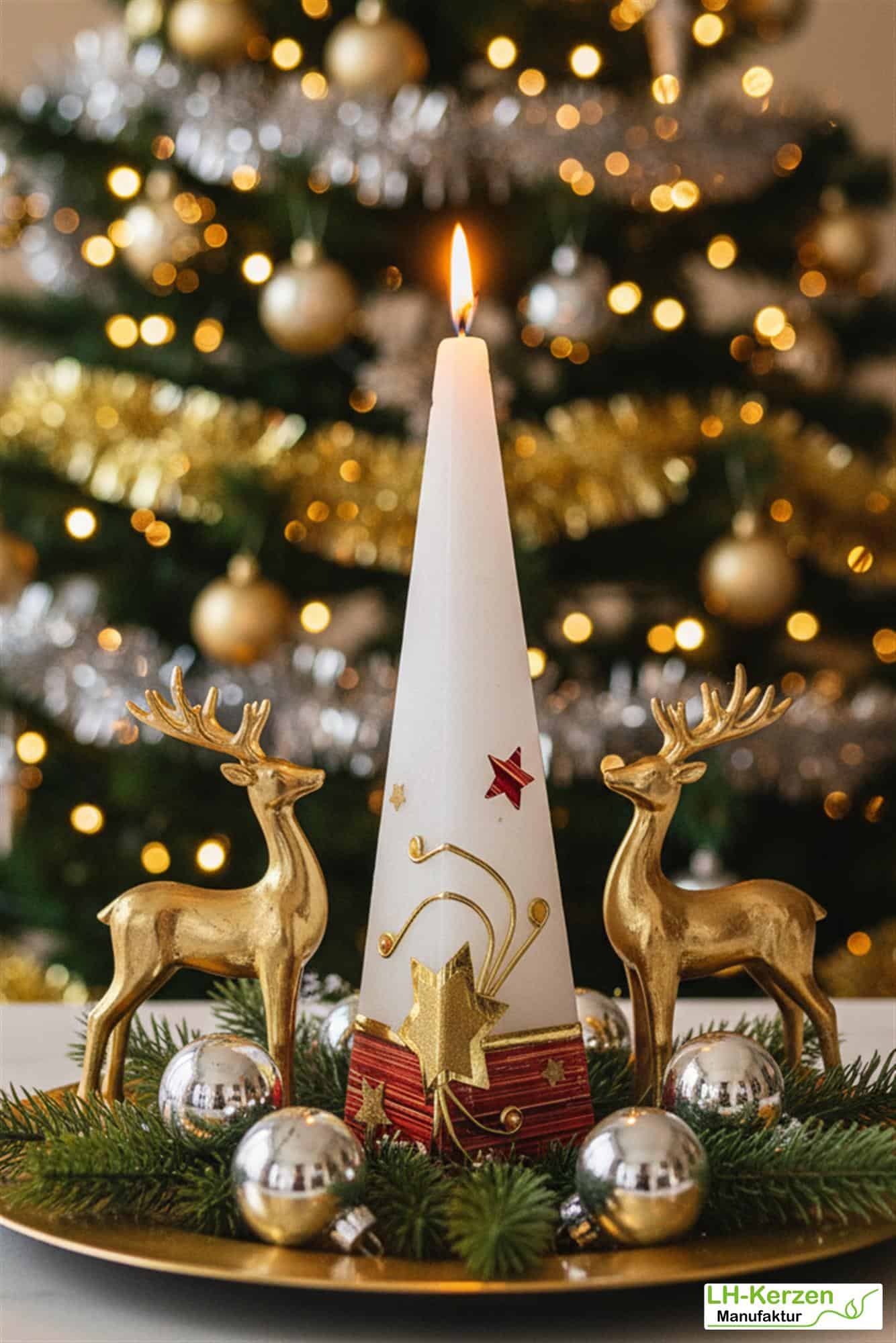 Festliche Weihnachtskerze „Stella Pyramide“ – Pyramidenform mit gold-roten Verzierungen