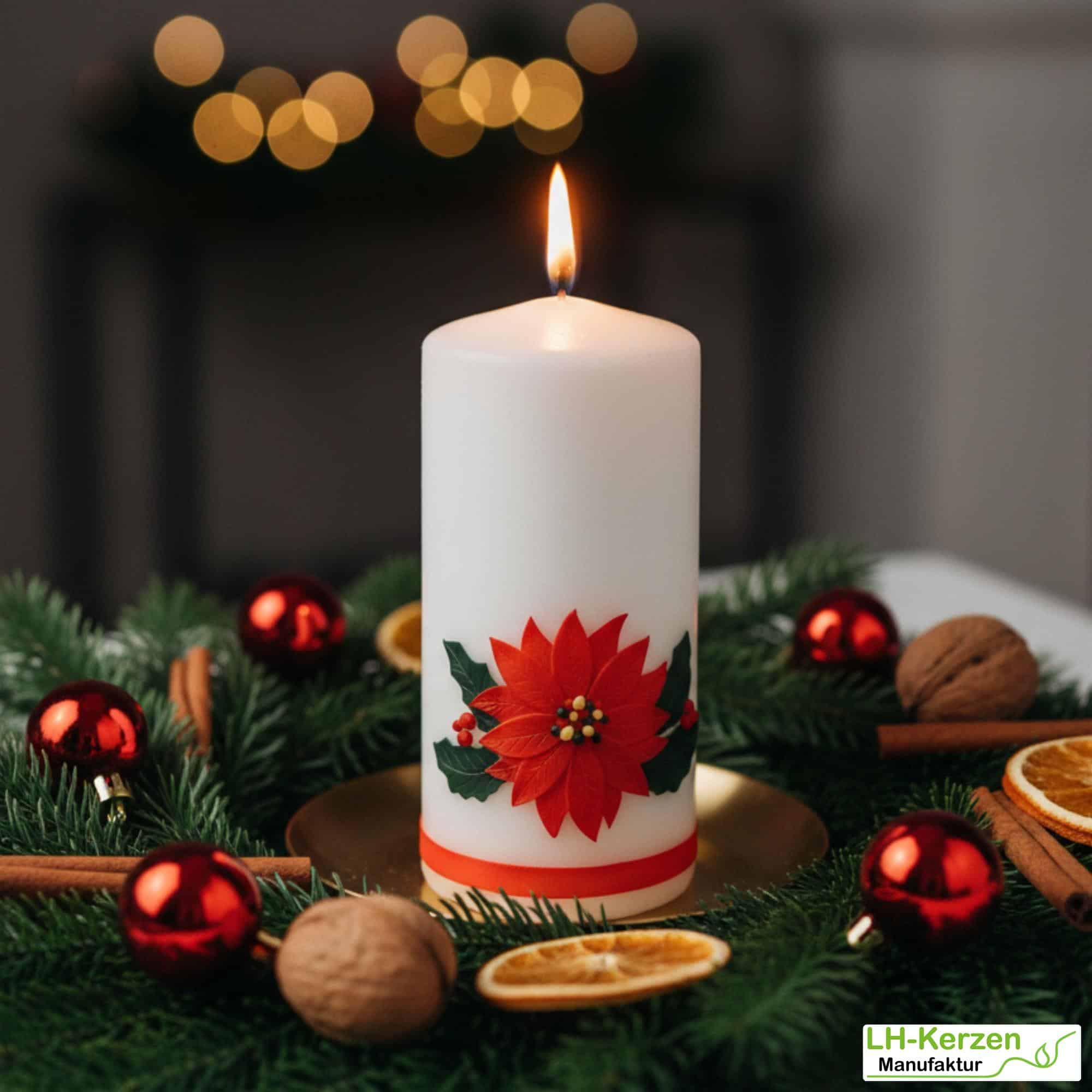 Weihnachtskerzen - weiß mit rotem Weihnachtsstern oder rot mit rosa-weißem Weihnachsstern