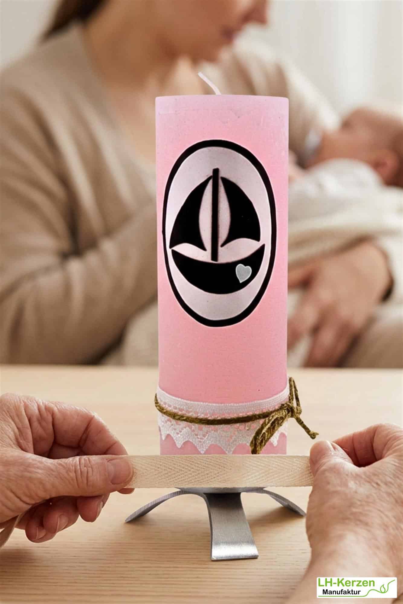 Rustik Geburtskerze personalisierbar mit Segelschiff und Klöppelspitze, Geschenk Geburt mit Namen