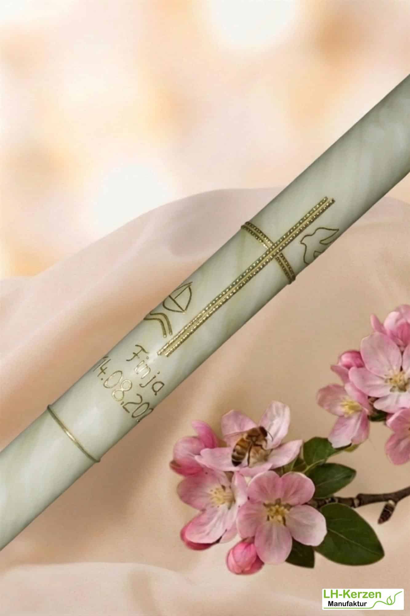 Taufkerze aus Bienenwachs mit goldenem Kreuz, Taube & Segelschiff – handverziert