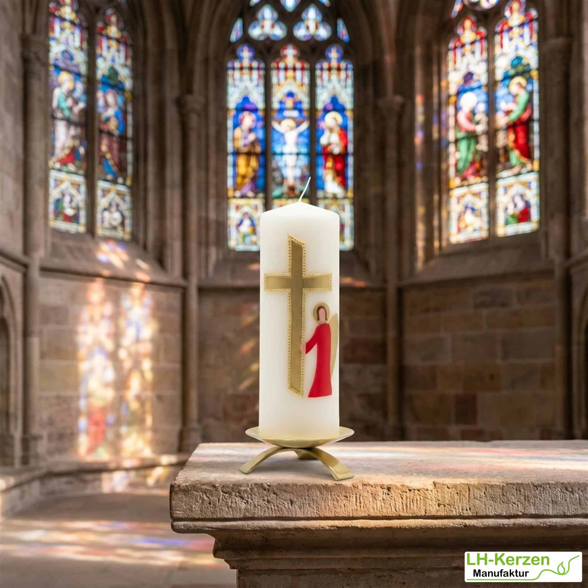 Taufkerze in Elfenbein mit Kreuz, Taube & Engel – handverziert, personalisierbar