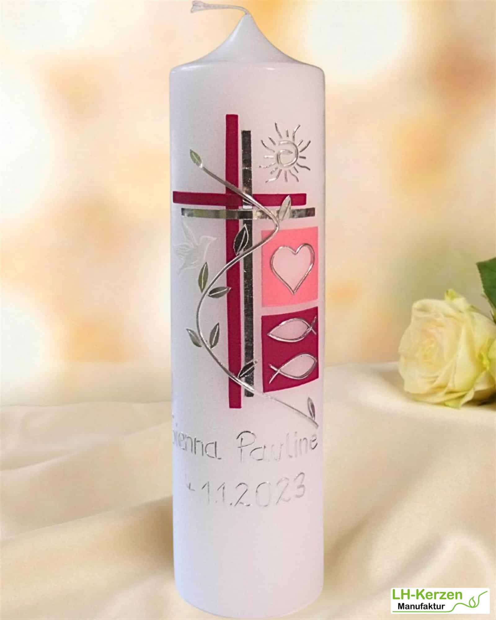 Moderne Taufkerze mit Kreuz, Blumenranke & Sonne – zweifarbig, handverziert