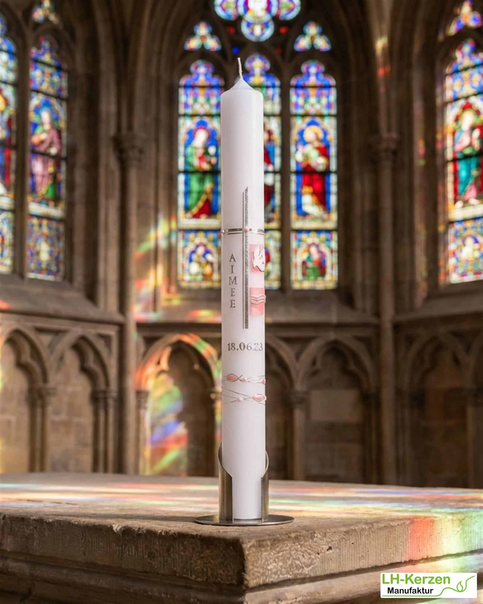 Taufkerze für Mädchen mit silbernem Kreuz, Taube & Wellen – handverziert, personalisierbar