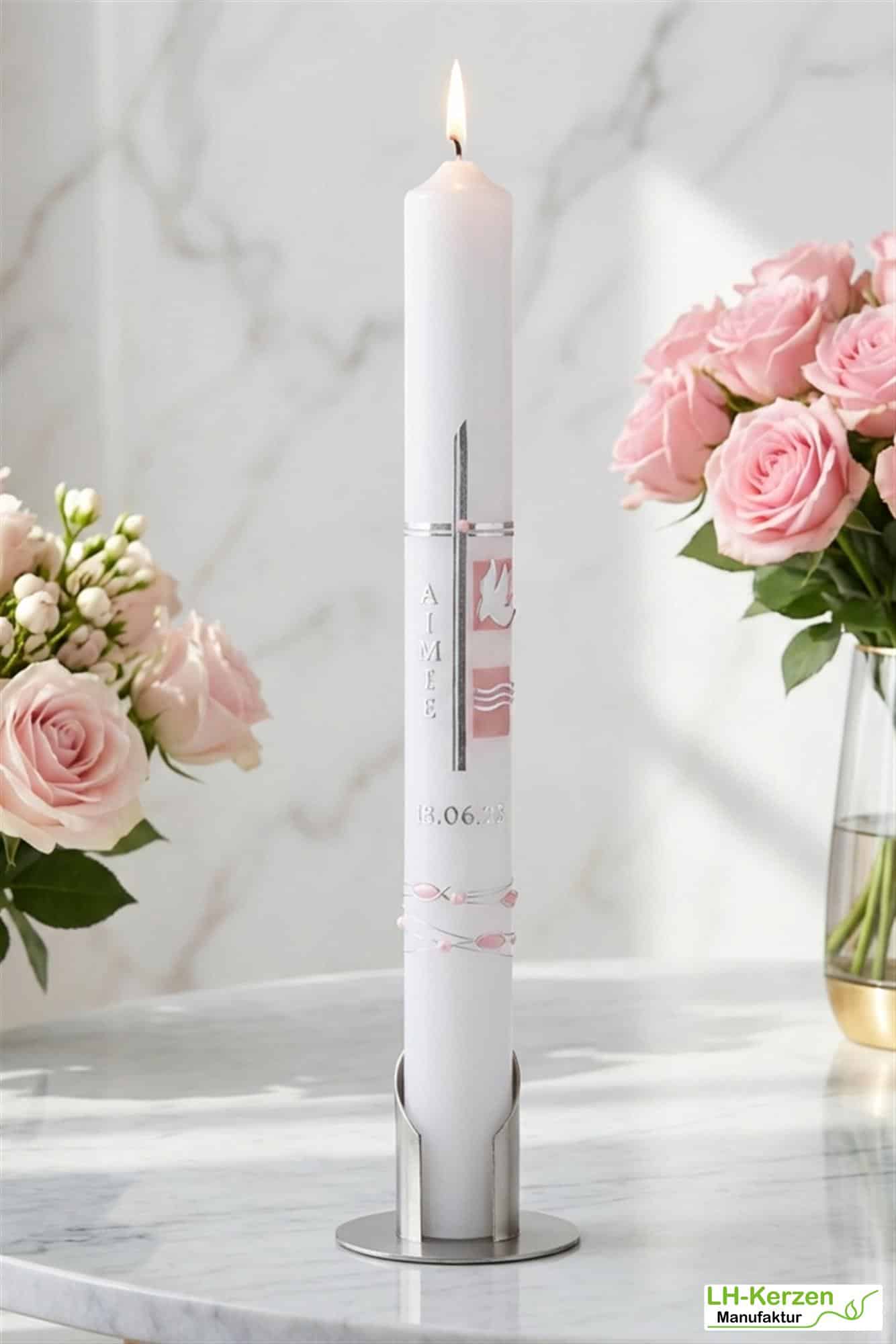 Taufkerze für Mädchen mit silbernem Kreuz, Taube & Wellen – handverziert, personalisierbar