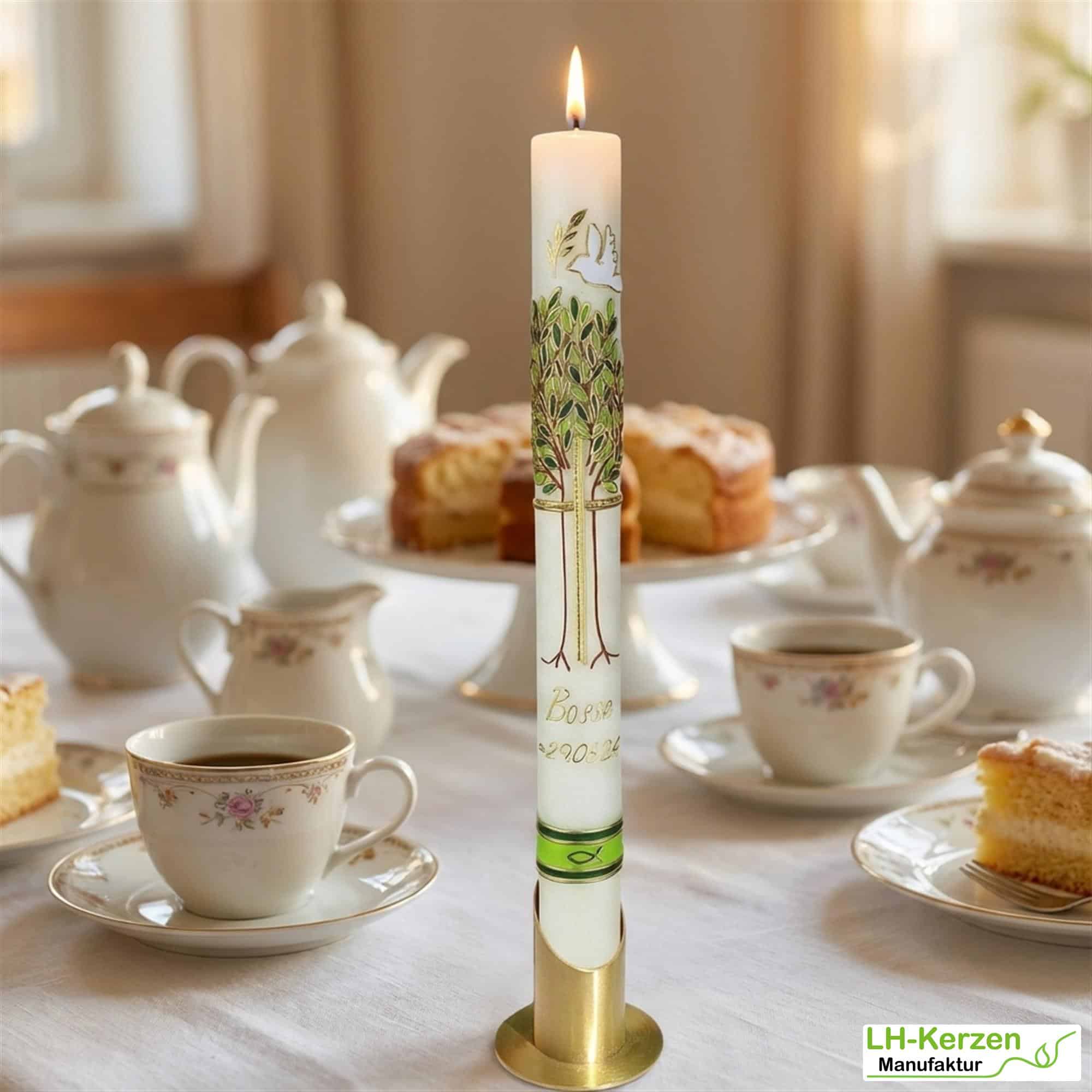 Bienenwachs-Taufkerze mit Lebensbaum, Taube & Olivenzweig – handgefertigtes Unikat