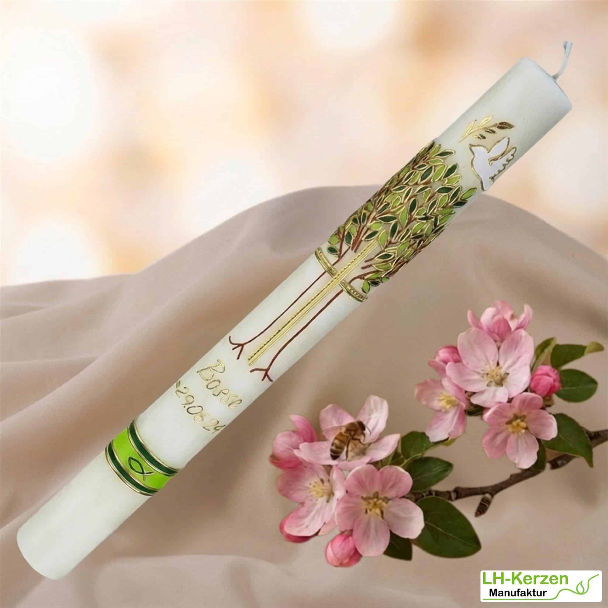 Bienenwachs-Taufkerze mit Lebensbaum, Taube & Olivenzweig – handgefertigtes Unikat