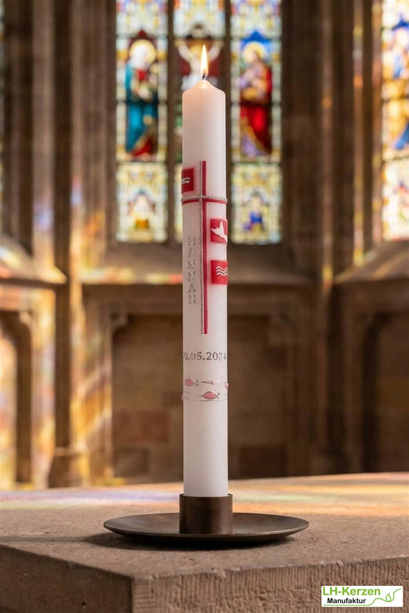 Schlanke Taufkerze mit Kreuz & Symbolkacheln Fisch, Taube und Wellen in Rot & Silber