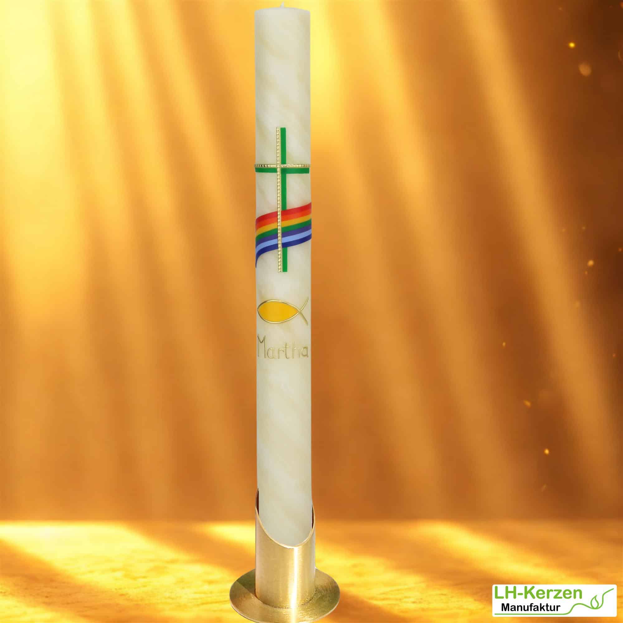 Bienenwachs-Taufkerze mit Regenbogen, grünem Kreuz und Fischsymbol – handverziert, personalisierbar