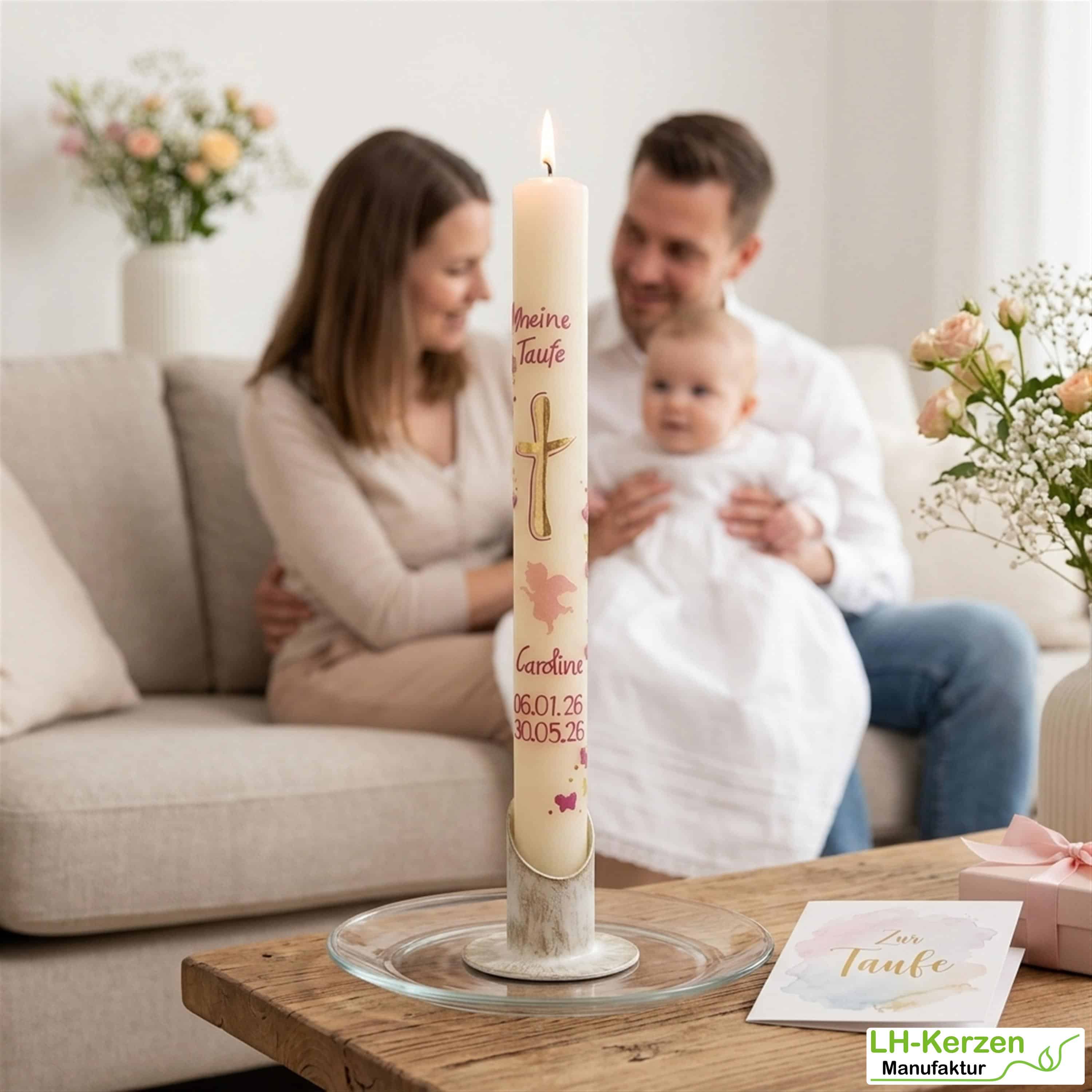 Bienenwachs-Taufkerze mit Kreuz, Taube & Schmetterlingen – schlank, personalisiert