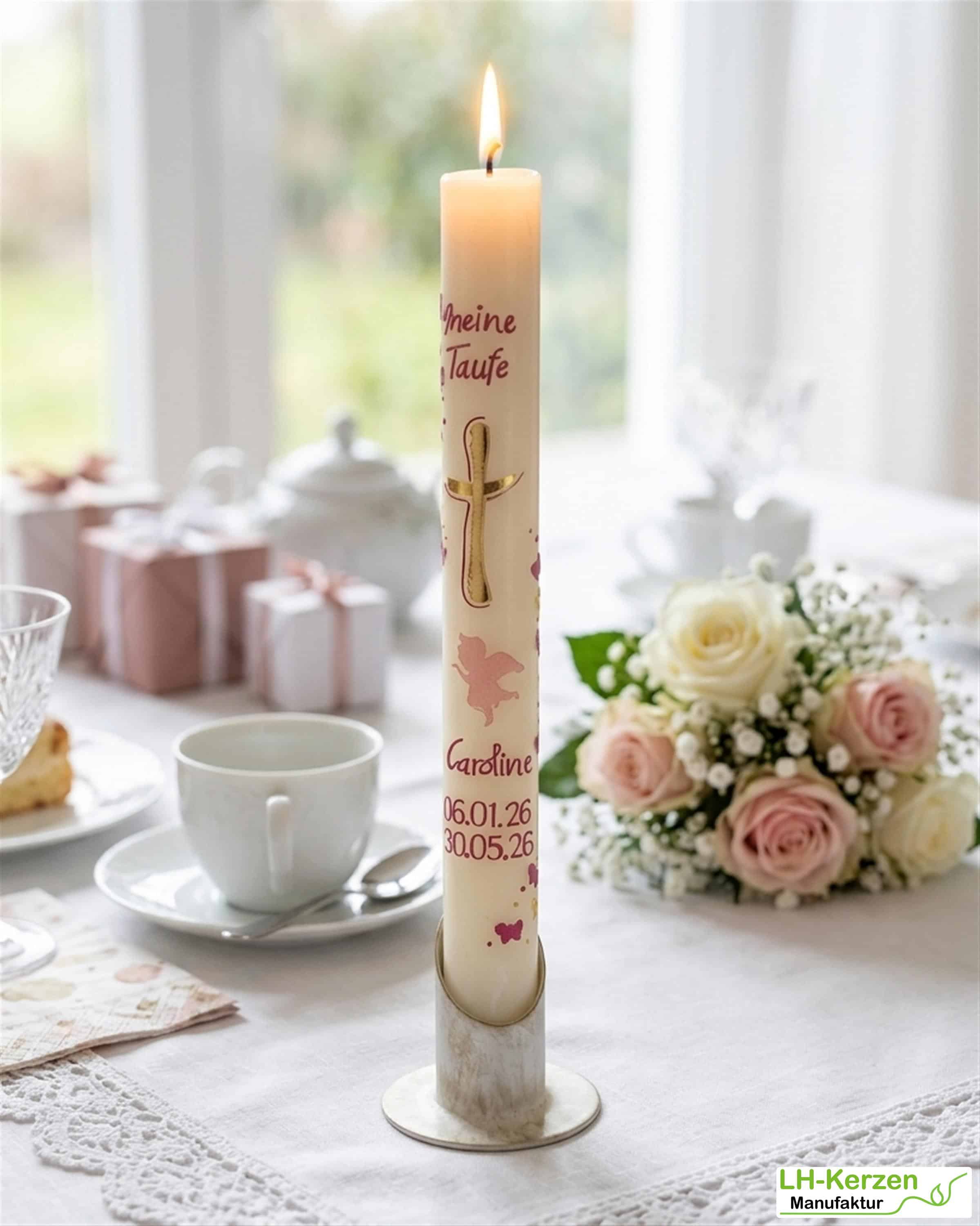 Bienenwachs-Taufkerze mit Kreuz, Taube & Schmetterlingen – schlank, personalisiert