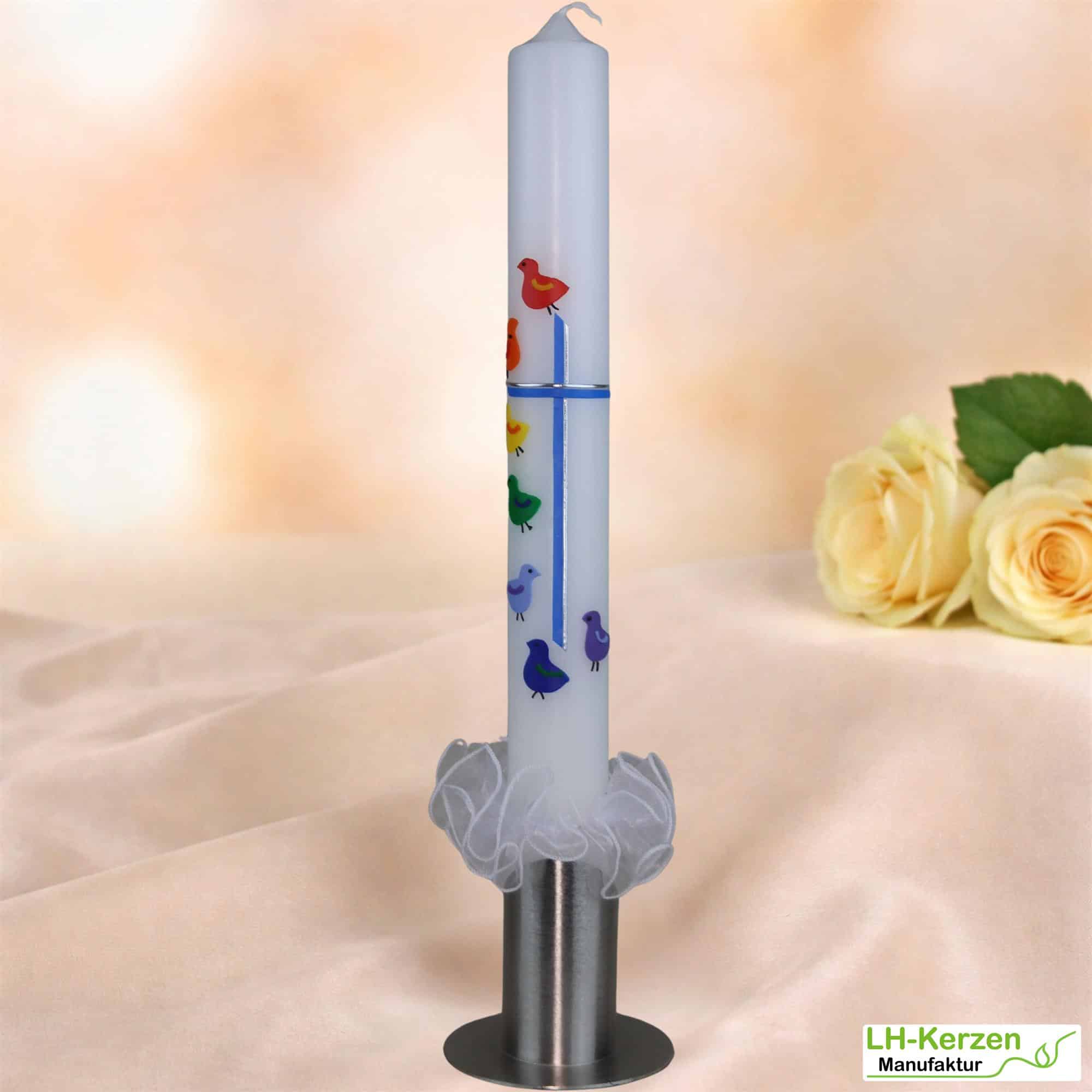 „Alle Vögel sind schon da“ – Schlanke Taufkerze mit bunten Vögelchen & Kreuz, handverziert