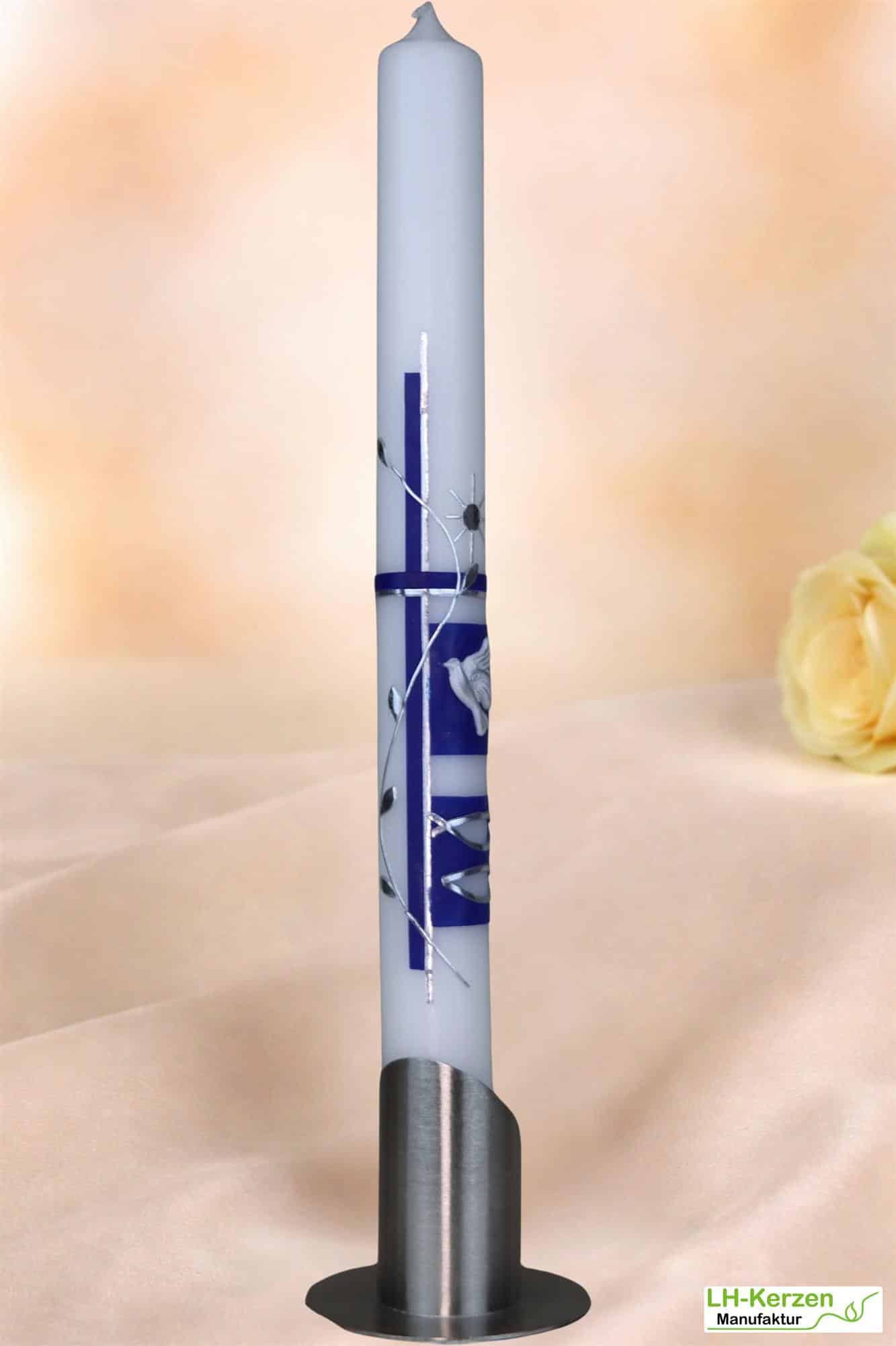 Taufkerze mit blau-silbernem Kreuz, Blumenranke, Taube, Fischen & Sonne – personalisierbar