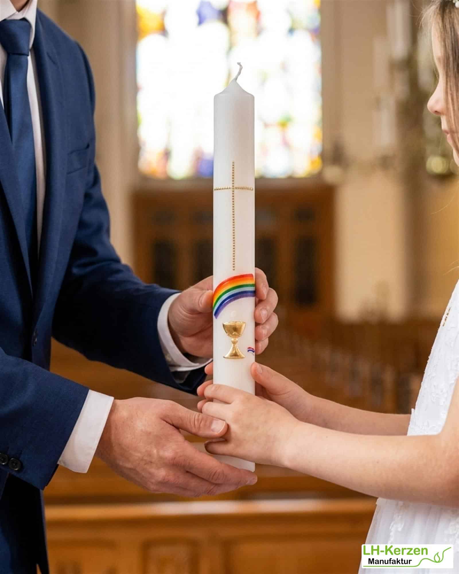 Kommunionkerze Regenbogen, Kreuz und Kelch mit echtem Wachs handverziert