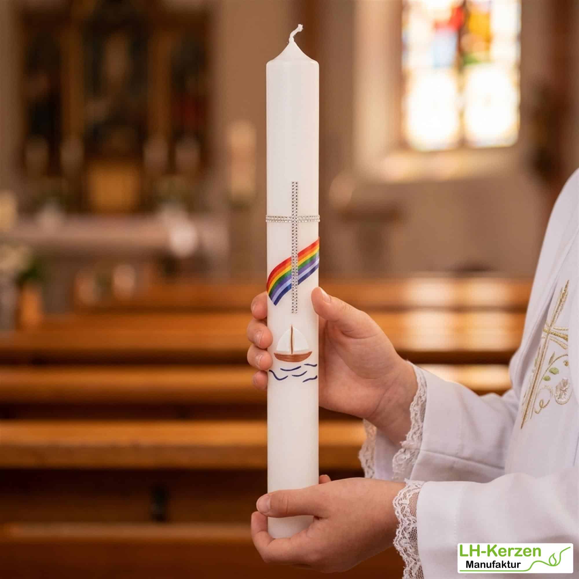 Kommunionkerze Regenbogen und Segelschiff in elfenbein