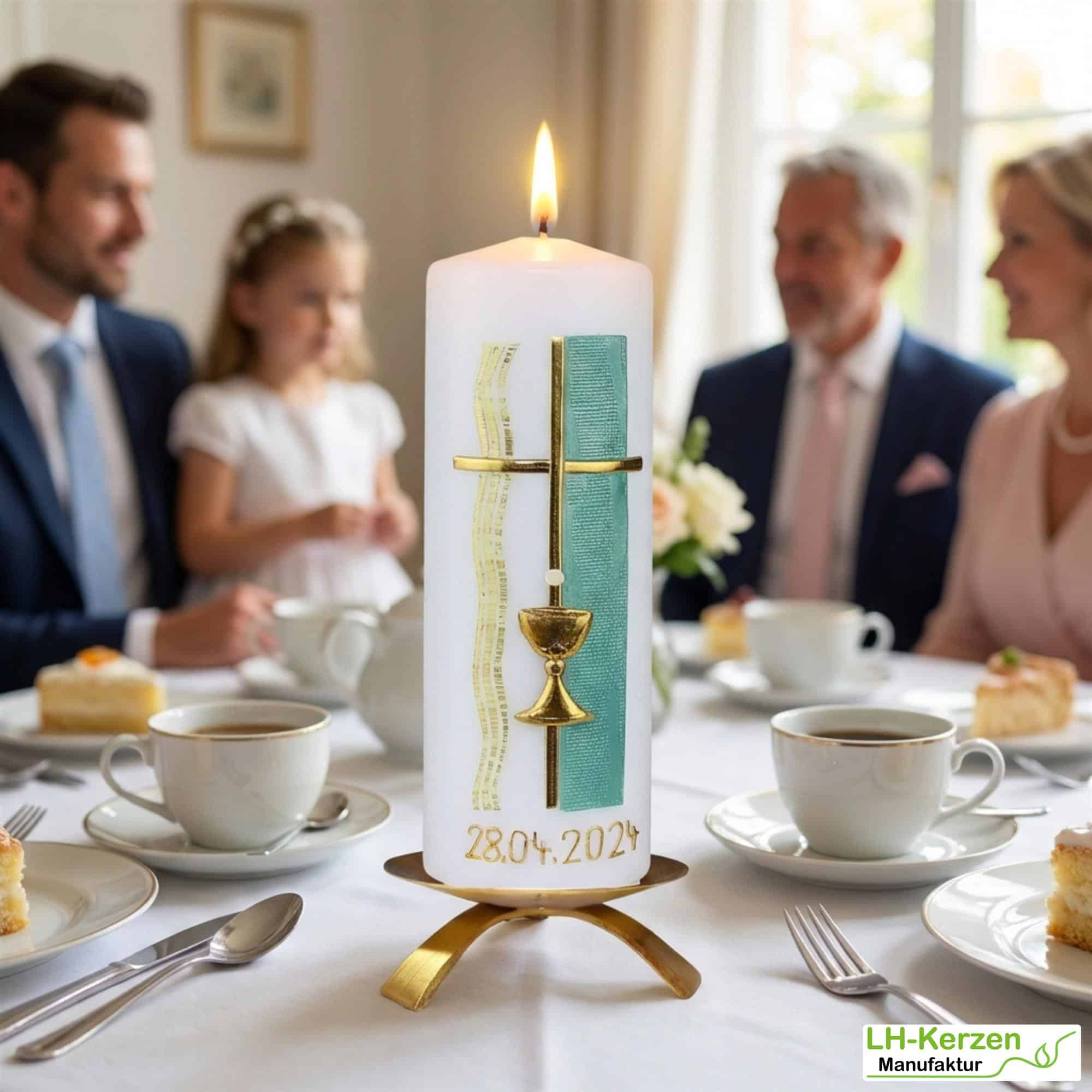 weiße Konfirmationskerze mit Kelch und Kreuz in gold - handverziert & personalisierbar