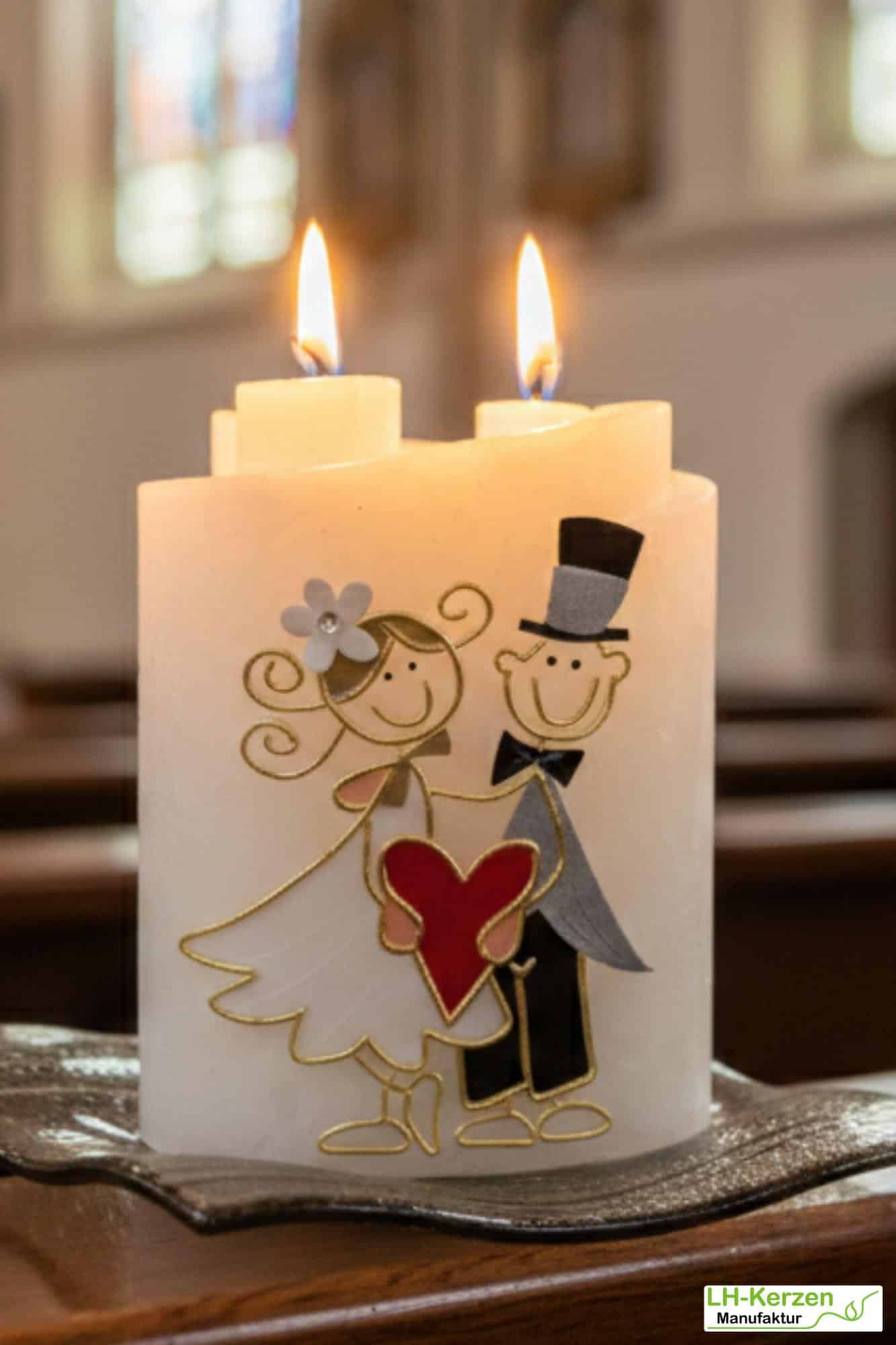 Herzenspaar – Doppeldocht Hochzeitskerze mit Brautpaar & Herz – personalisierbar
