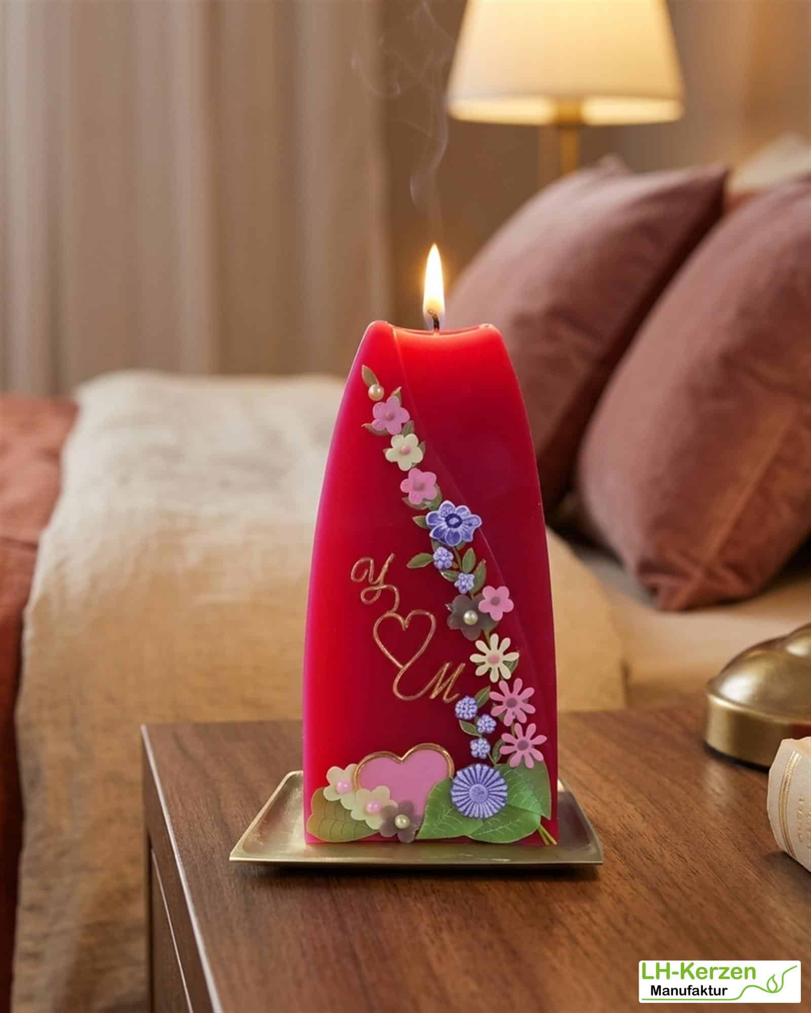 Hochzeitstagskerze – Formenkerze in rot mit bunter Blumenranke