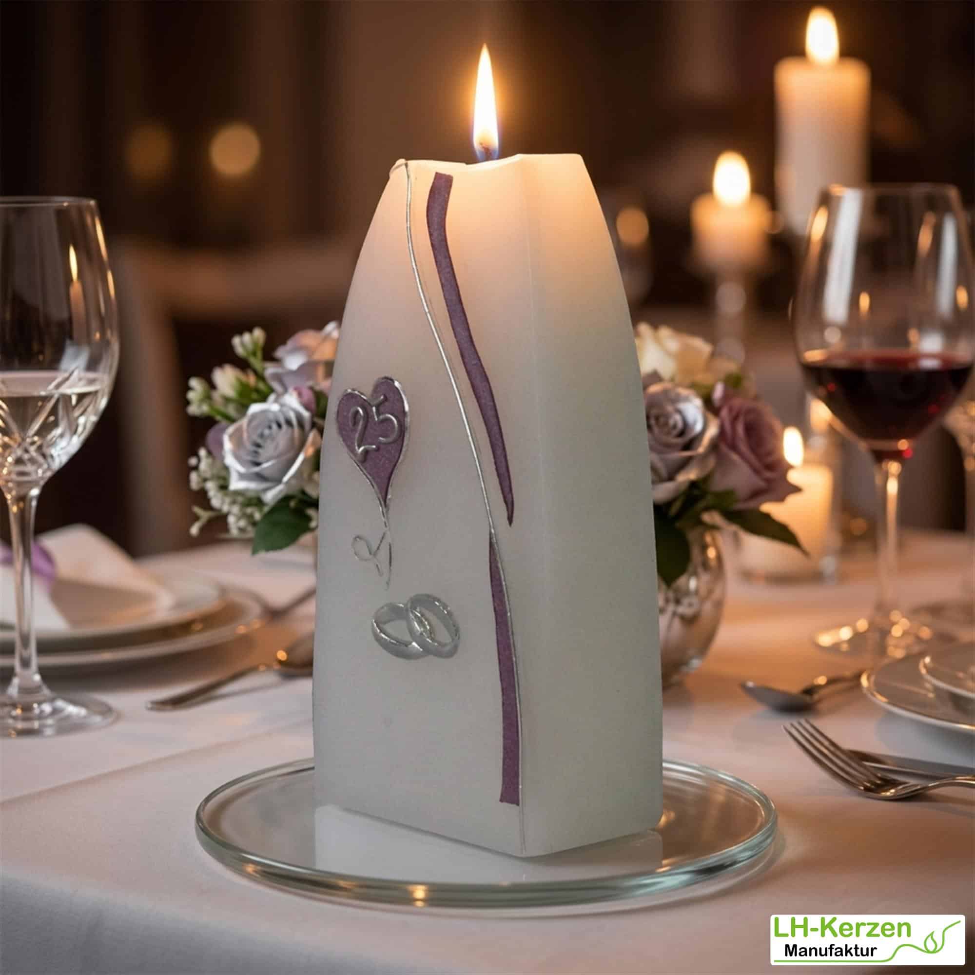 Silberhochzeitskerze Brombere silber verziert, Formenkerze Doppelbogen