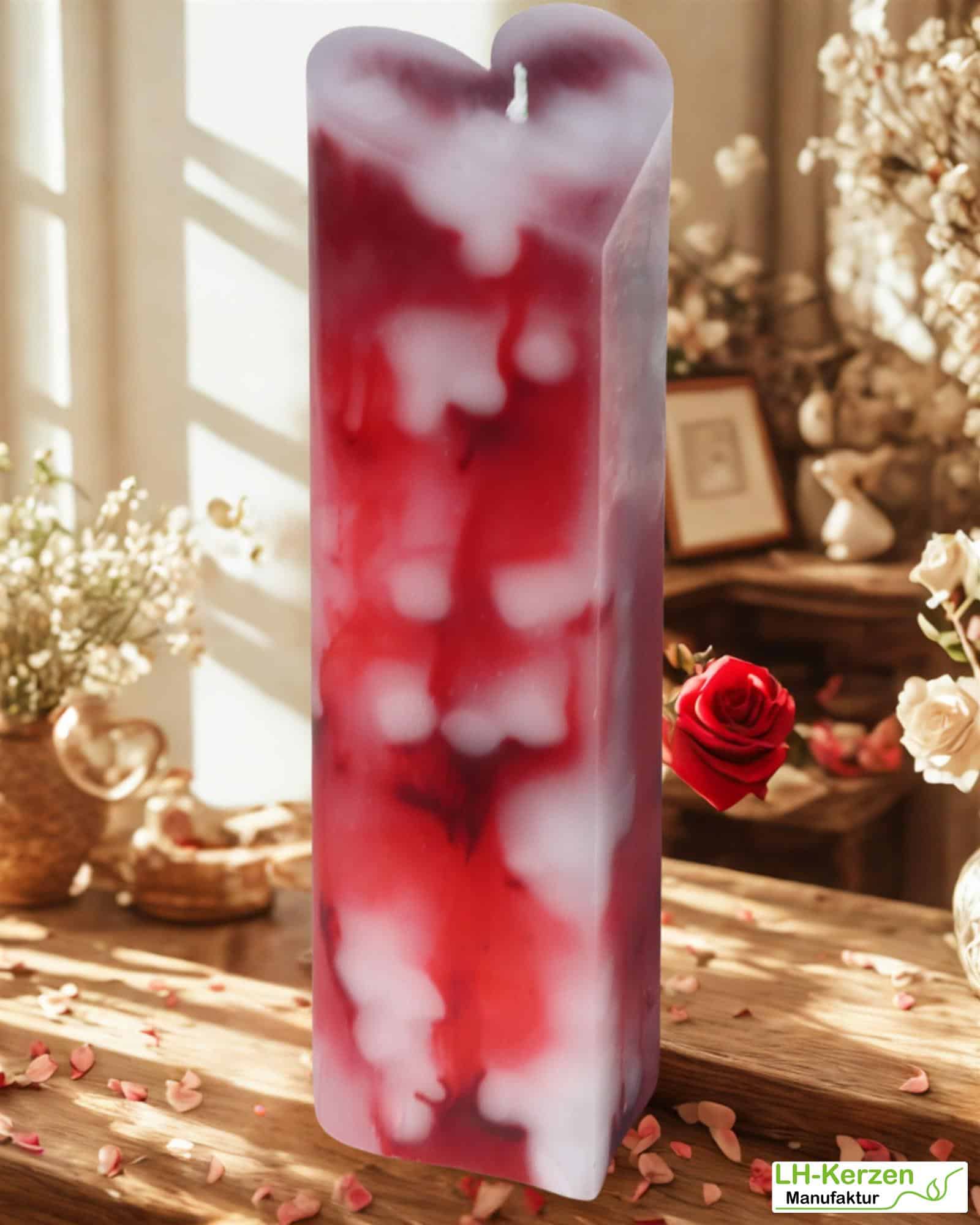Herzkerze rot-weiß mit Farbverlauf – handgegossen & beschriftbar – romantisches Geschenk