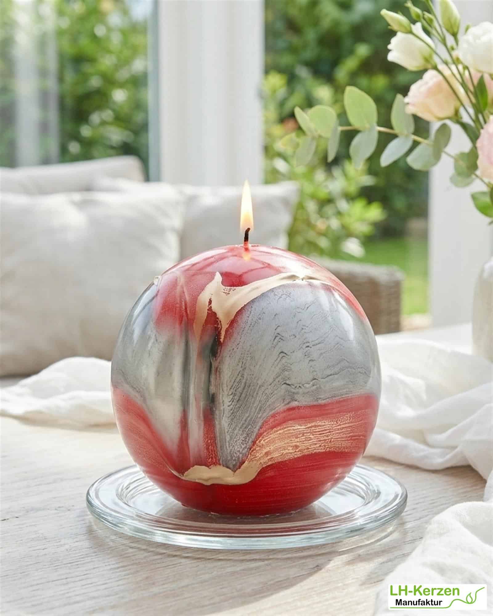Große Kugelkerze "Lido" in Rot – Elegantes Design mit edlen Goldakzenten