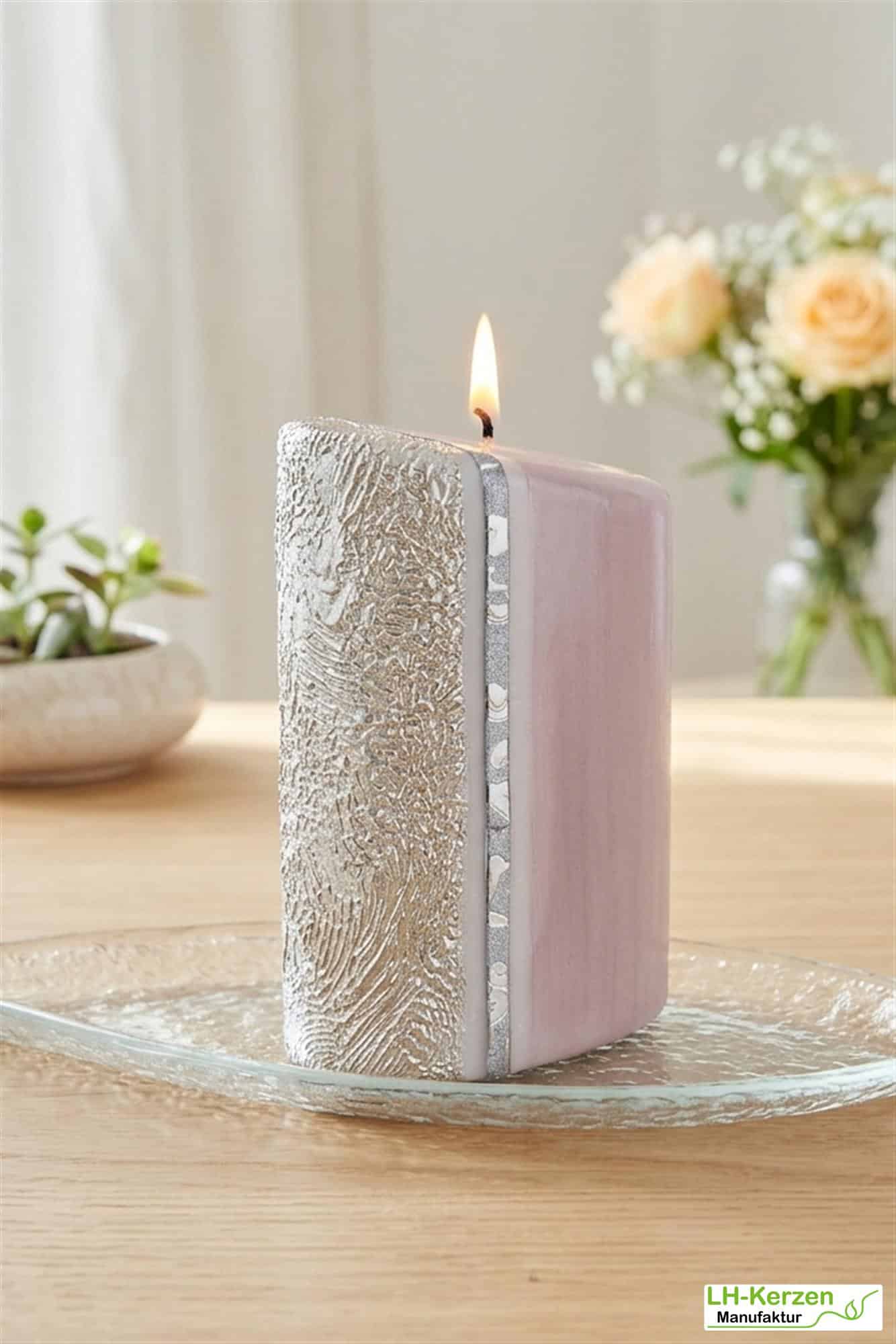 Oval Designkerze "Atica" – Elegantes Design in Taupe und Gold