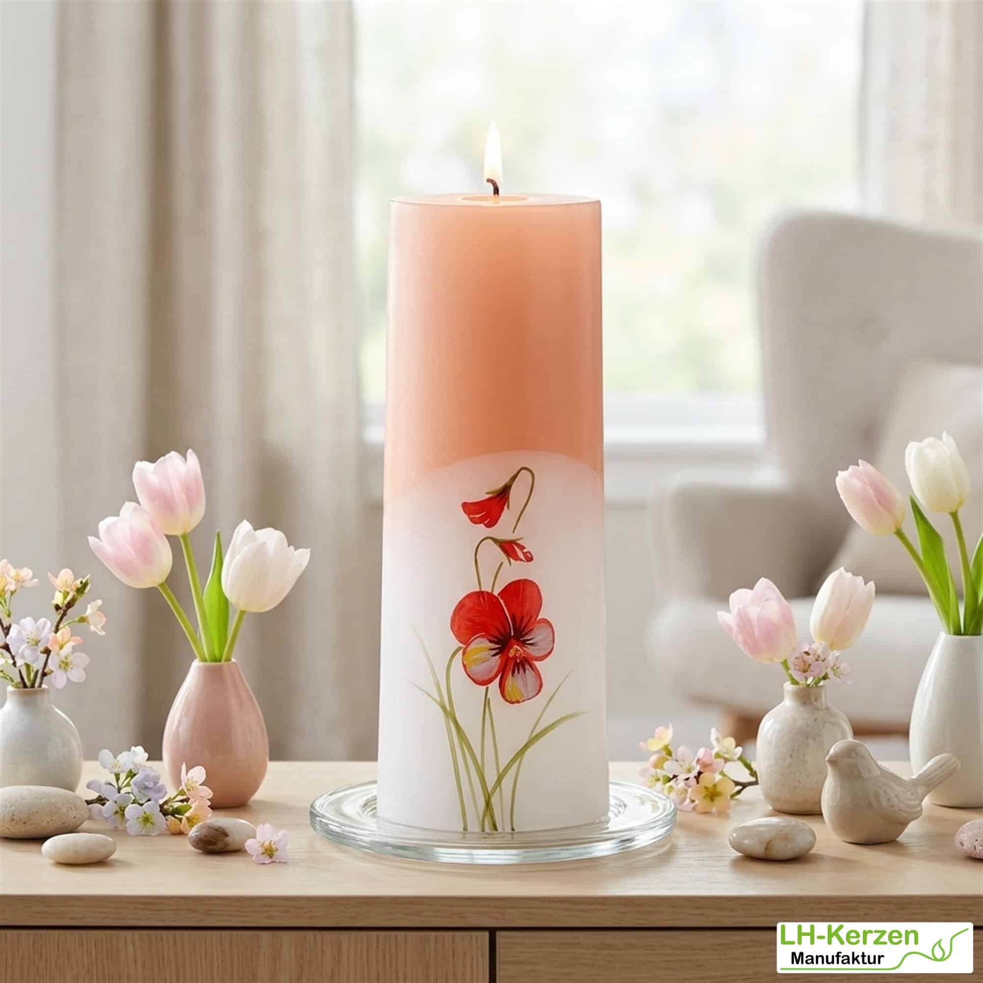 ViolaElegance – Exklusive Formkerze mit Stiefmütterchen-Motiv in zartem Rosé und Weiß
