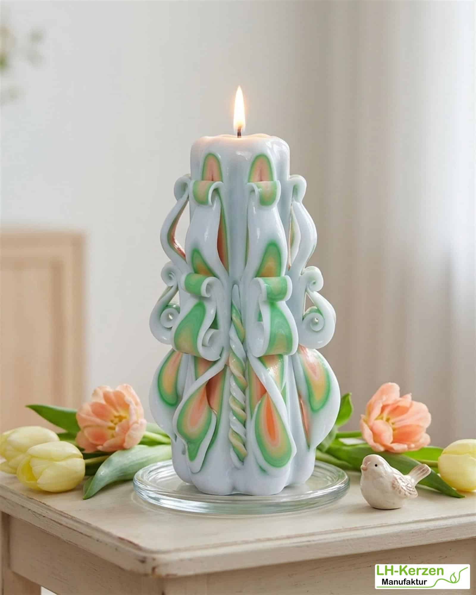 Idyll of Verdandi – Handgeschnitzte grün-orange Kerze, kunstvolle Designkerze für festliche Anlässe