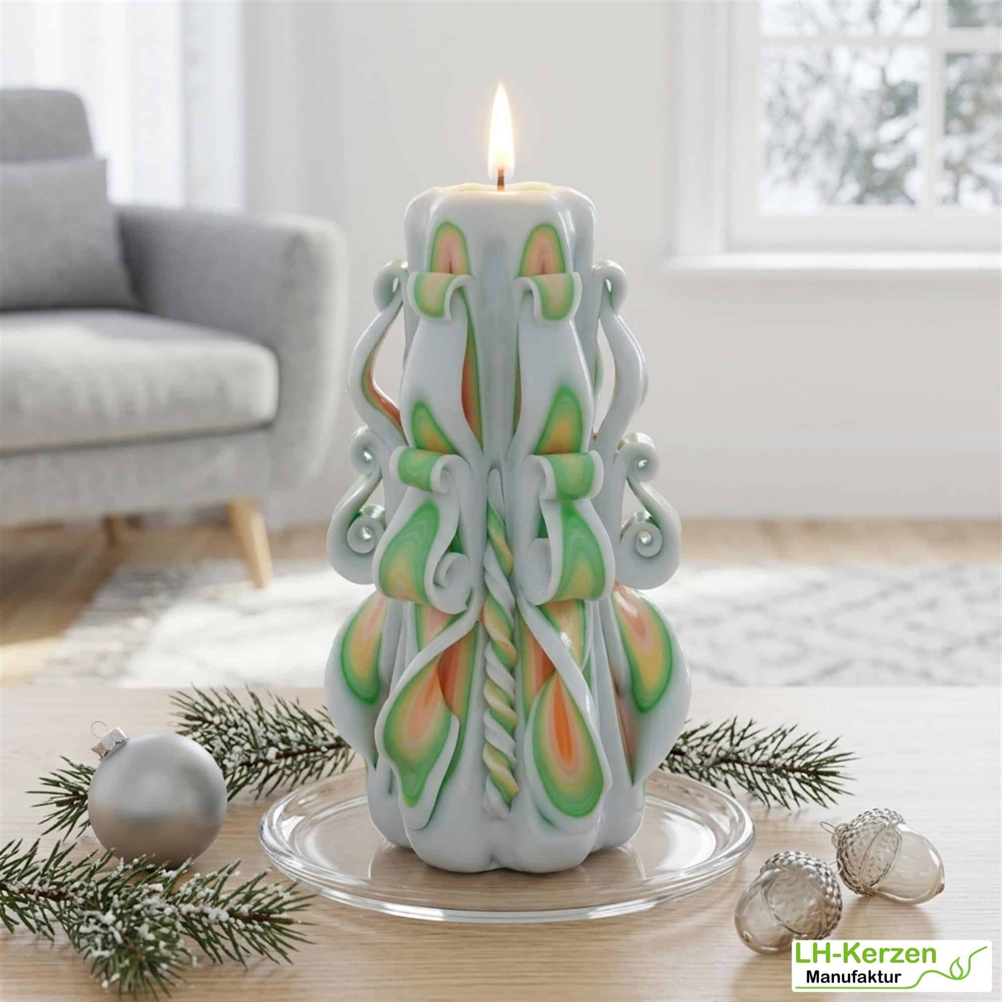 Idyll of Verdandi – Handgeschnitzte grün-orange Kerze, kunstvolle Designkerze für festliche Anlässe