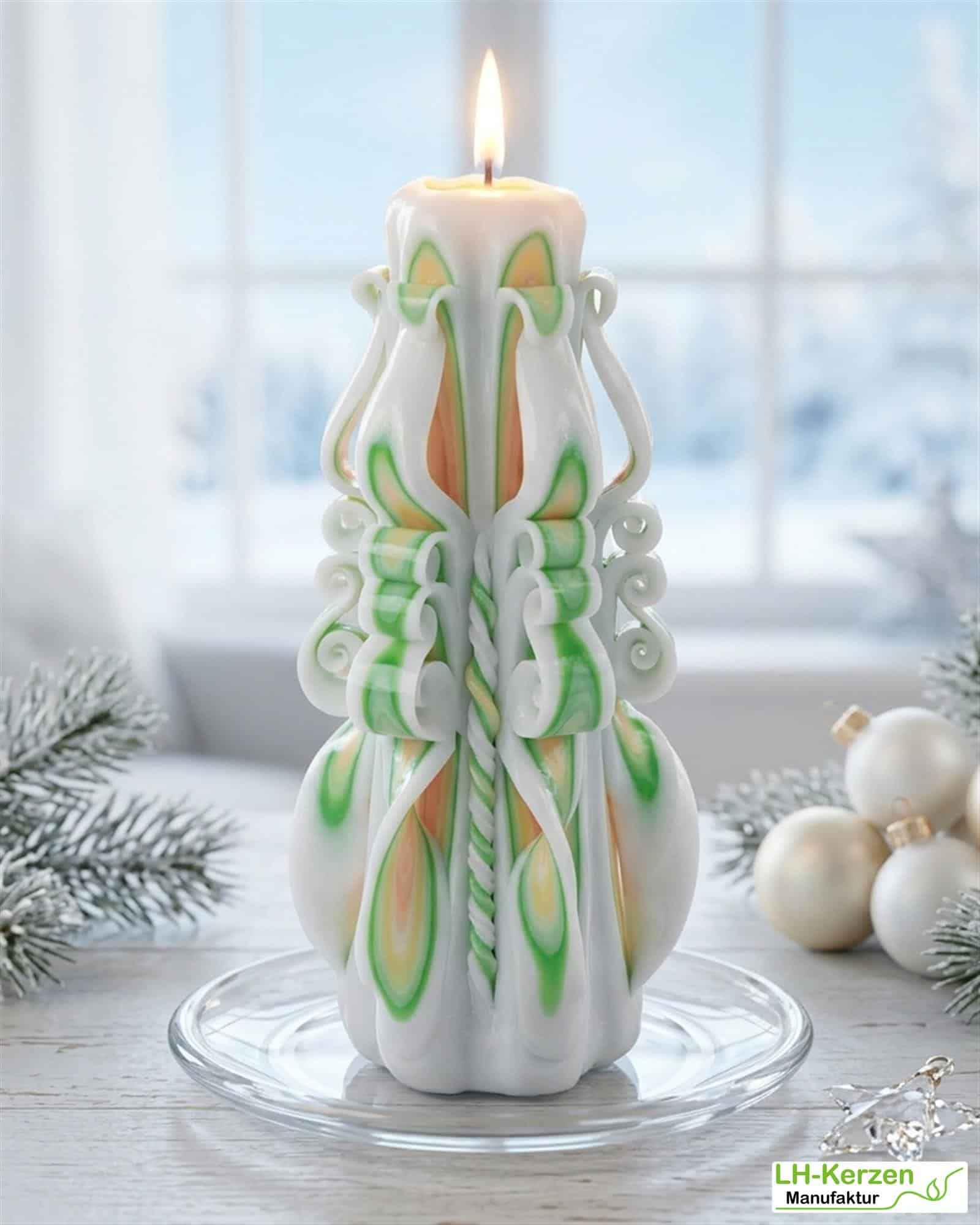 Verdandi’s Horizon – Handgeschnitzte grün-weiße Kerze, kunstvolle Wachskunst für Dekoration & Gesche