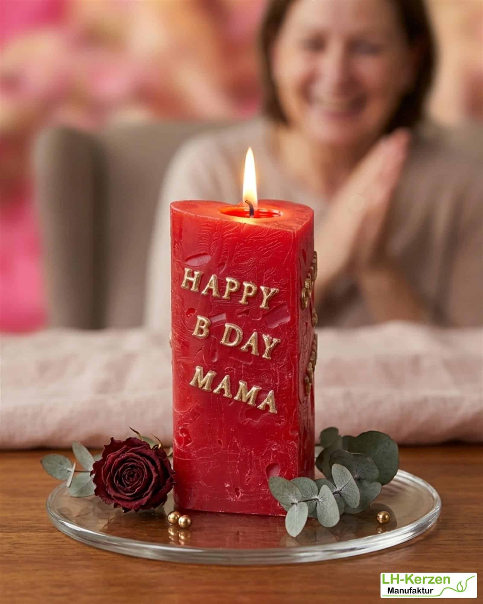 Rote Würfelwachskerze in Herzform, Herzkerze 'Flammendes Herz', personalisierbar