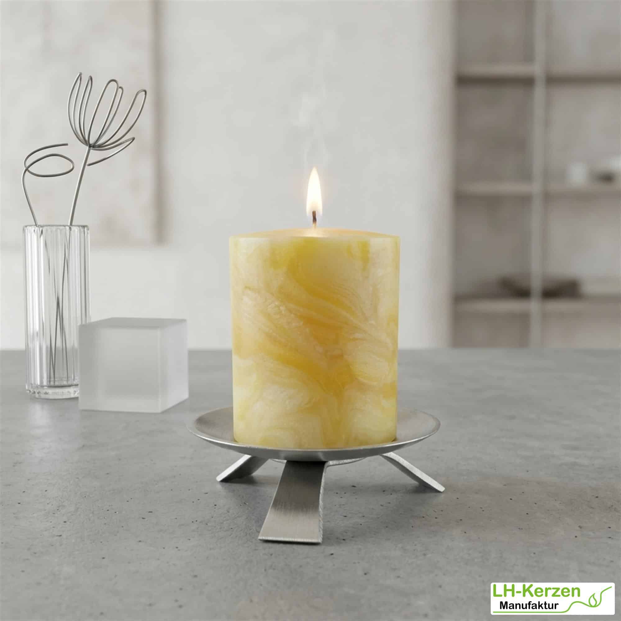 Handgeknetete Bienenwachs Kerze mit einzigartiger Maserung 80x60mm - kompakt & vielseitig