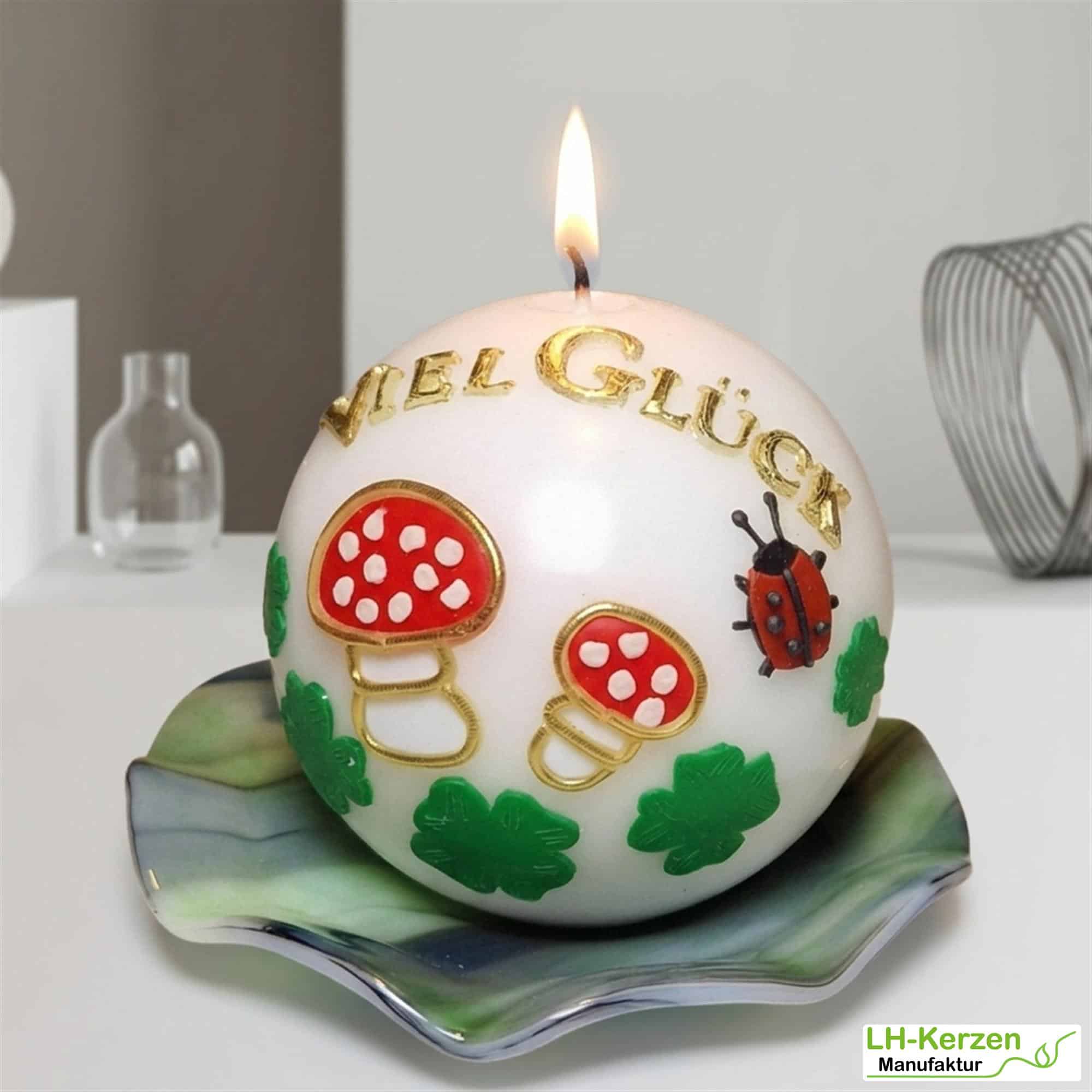 Personalisierbares Glückslicht "VIEL GLÜCK" mit Fliegenpilzen, Marienkäfer und Kleeblättern