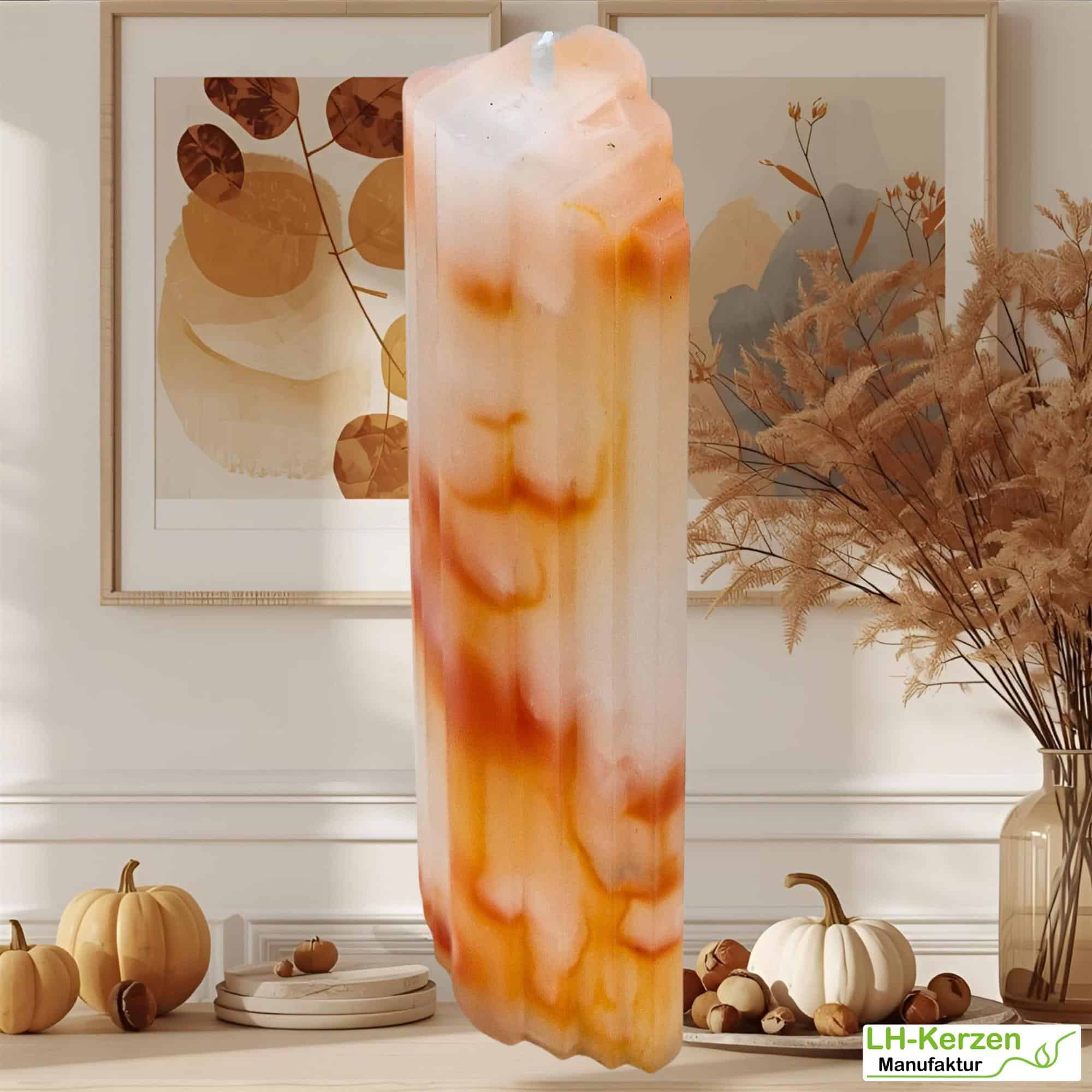 Designerkerze Skyline mit kunstvollem Farbverlauf in warmen Bernstein-Look ideal als Deko